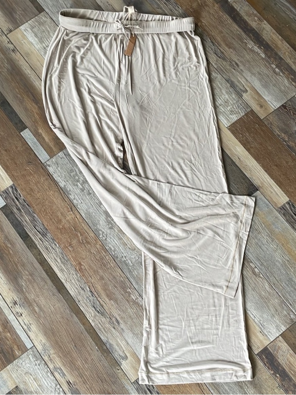 🟤 SKIMS Sleep Straight/Wide-Leg Drawstring Pants in Taupe/Tan Size Large L NWT 🟫 - Picture 7 of 14